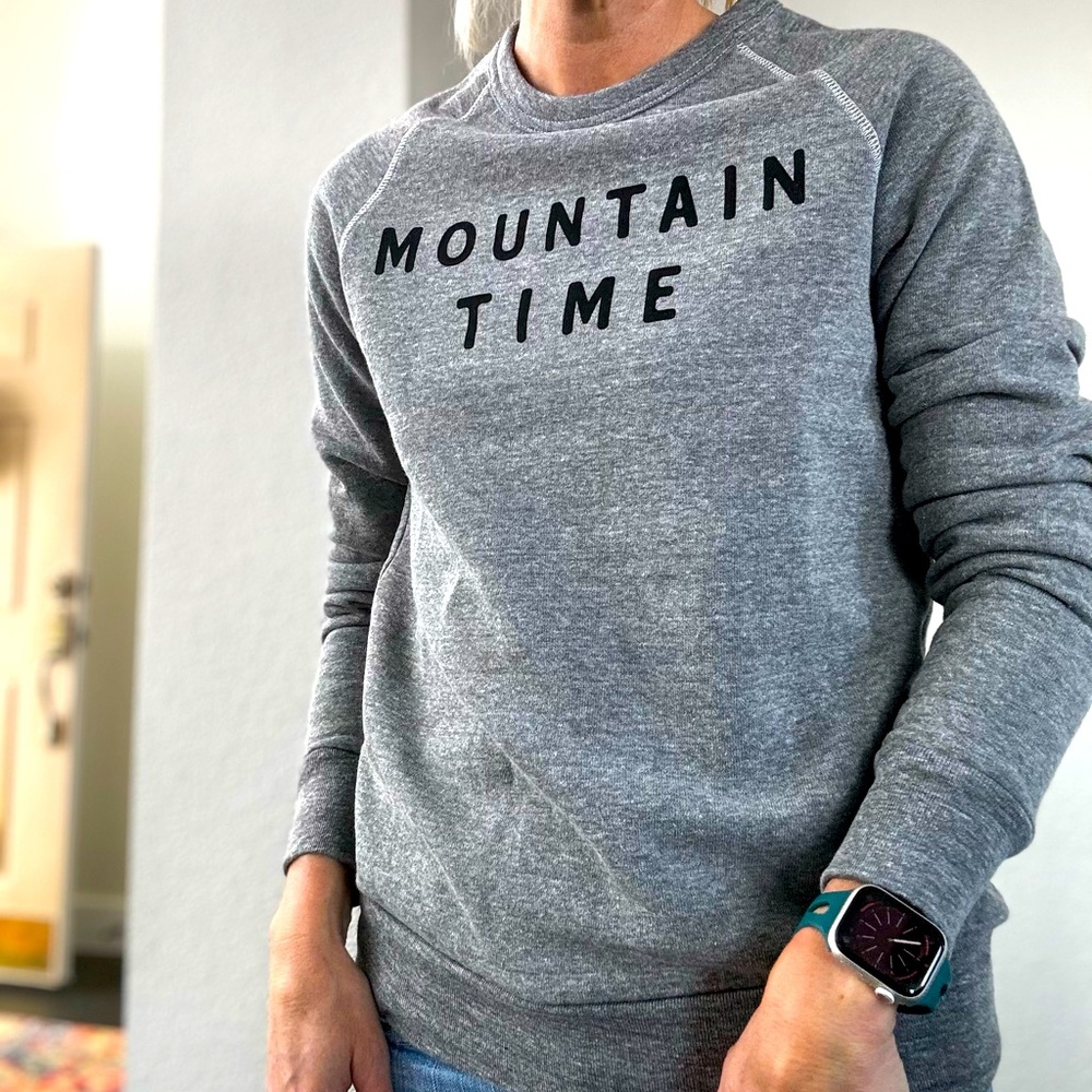 Women’s simple sweatshirt